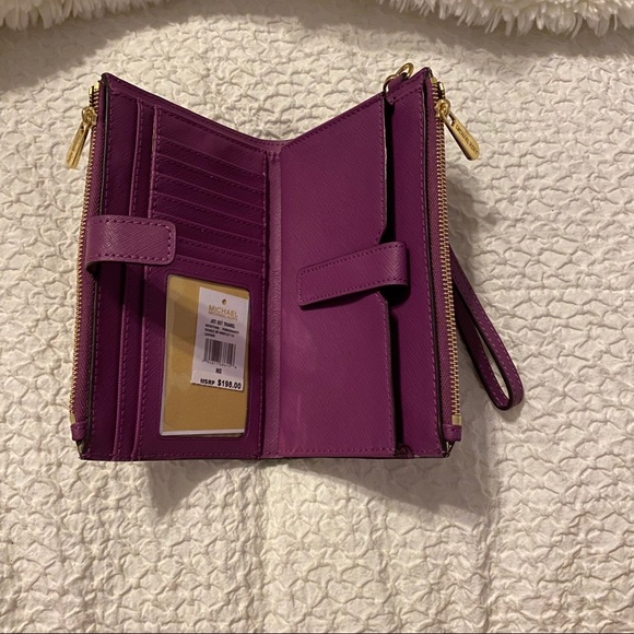 Michael Kors wallet wristlet